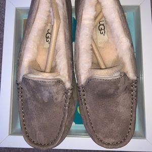 UGG Women’s Ansley Slipper